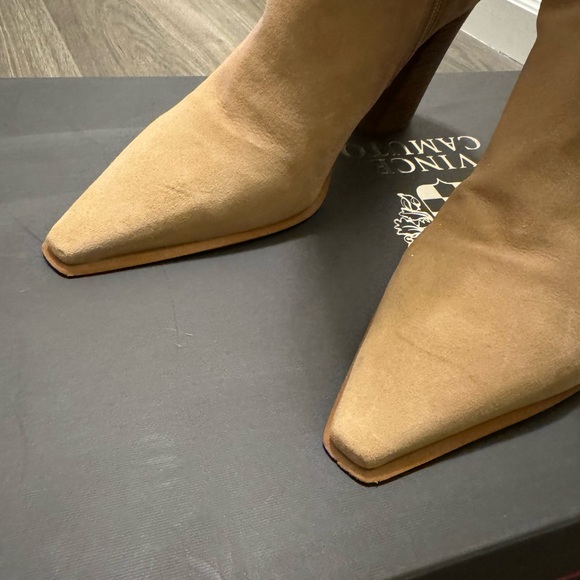 Vince Camuto Derika 2 Suede Tortilla - Picture 4 of 7